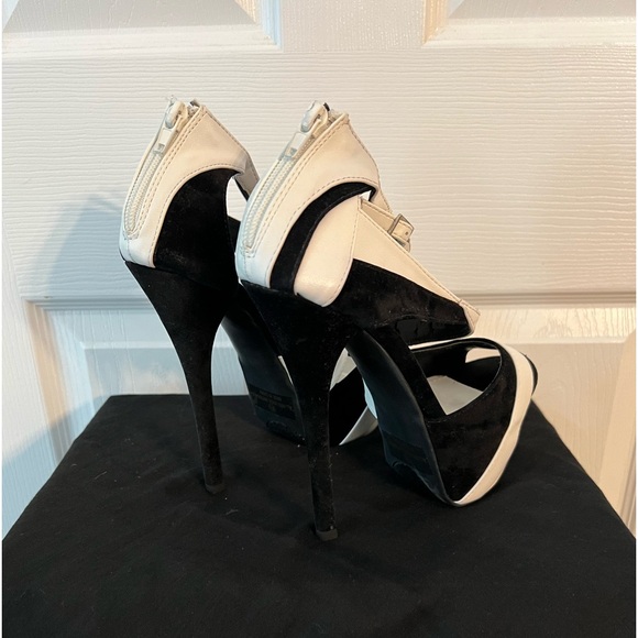 Brand New Liliana Platforms size 8 1/2 - Picture 2 of 3